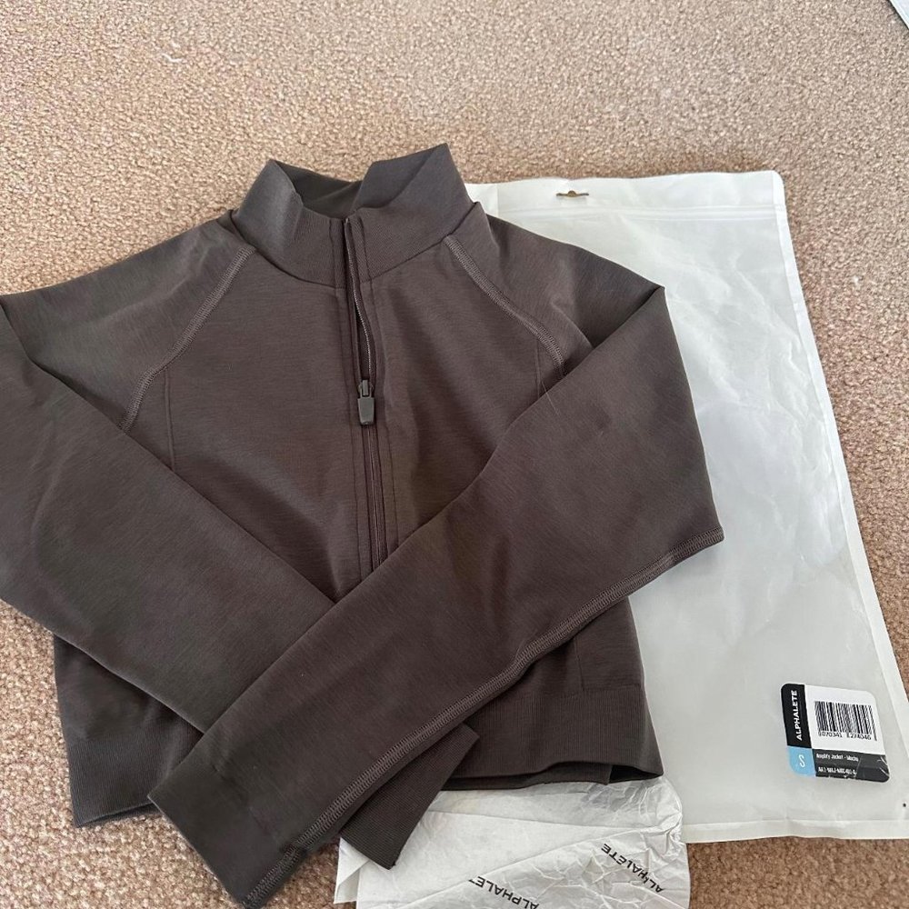 Alphalete Amplify Jackets Mocha